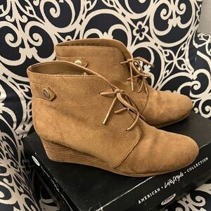 Dr. Scholl's Tan Ankle Boots Suede Minimalist Design